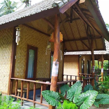Full Moon Hostel Nusa Penida Exteriör bild