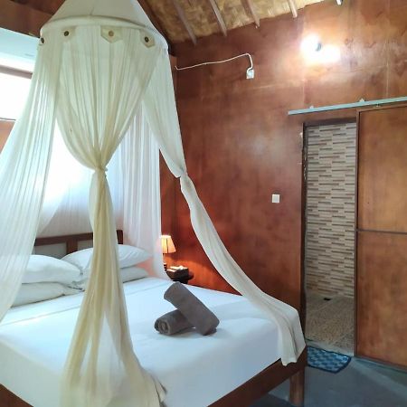 Full Moon Hostel Nusa Penida Exteriör bild