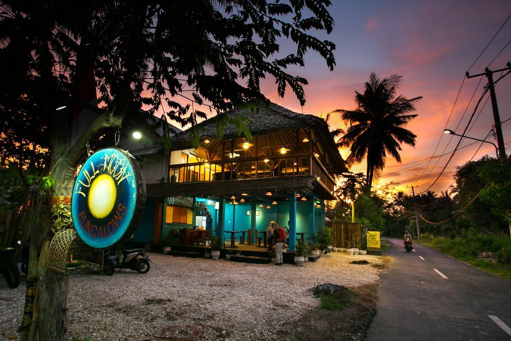 Full Moon Hostel Nusa Penida Exteriör bild