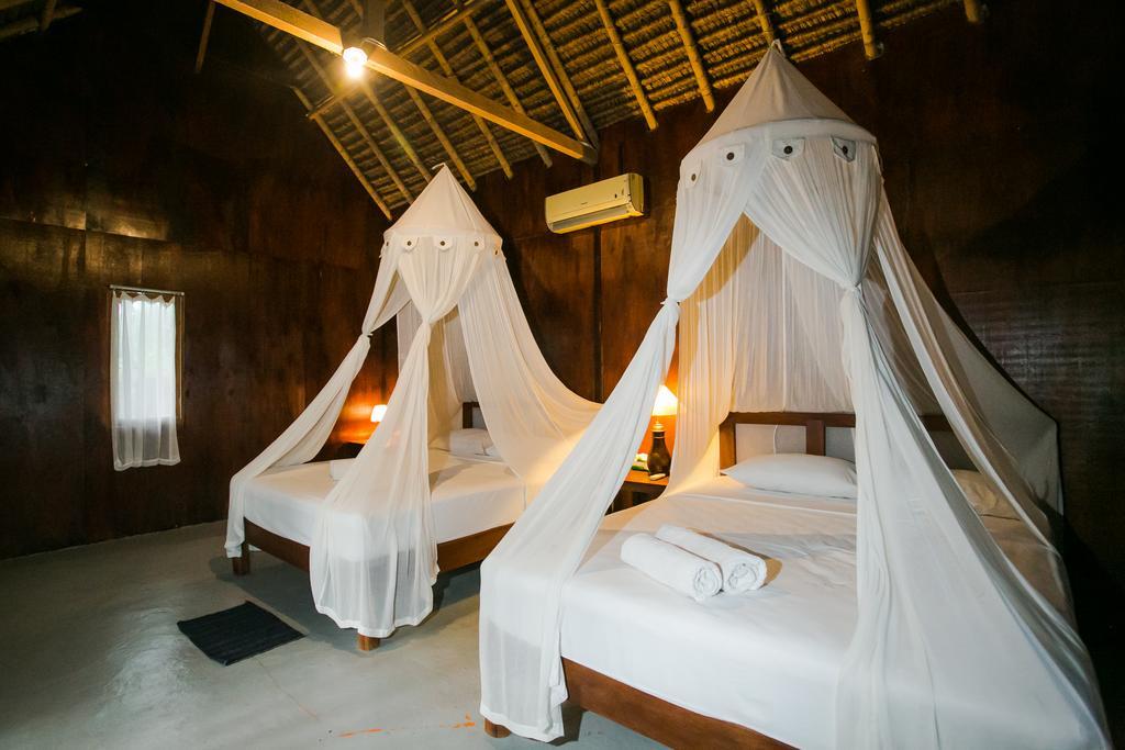 Full Moon Hostel Nusa Penida Exteriör bild