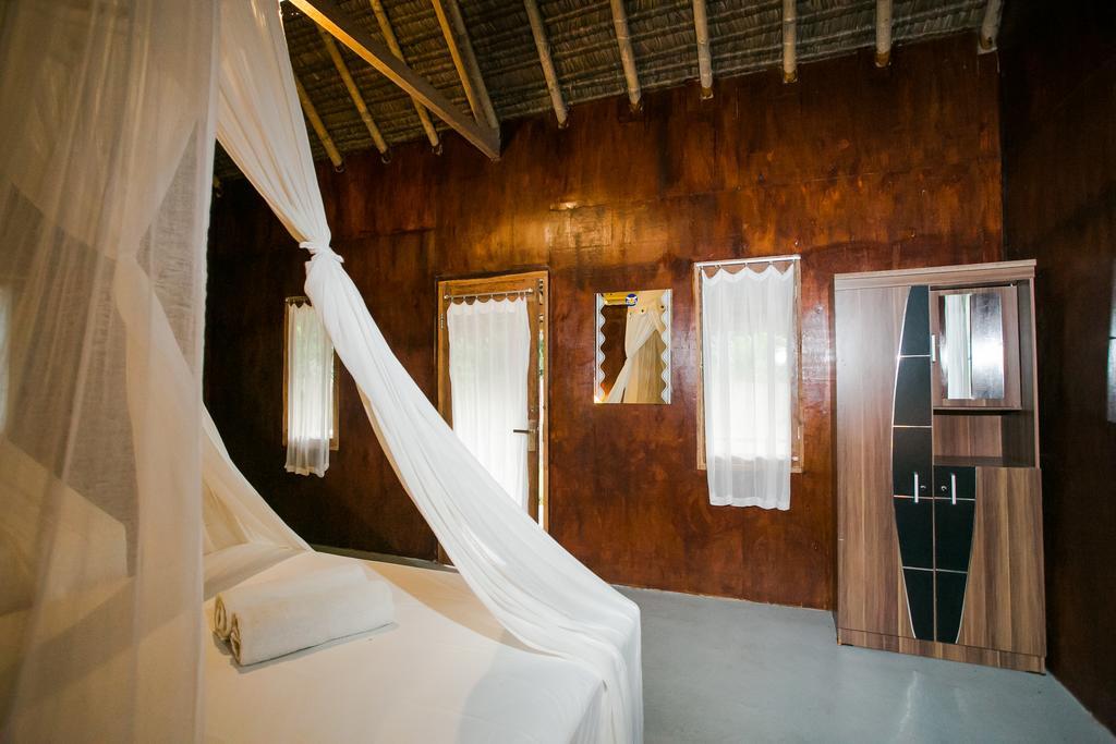 Full Moon Hostel Nusa Penida Exteriör bild