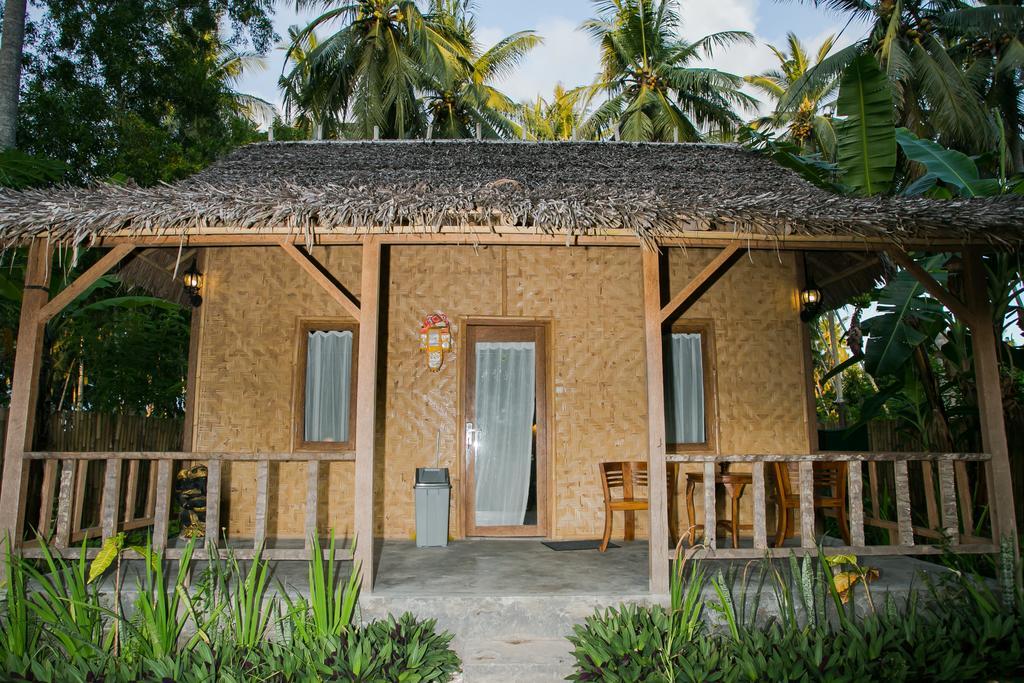 Full Moon Hostel Nusa Penida Exteriör bild