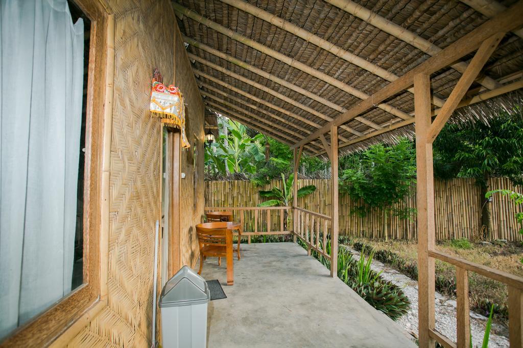 Full Moon Hostel Nusa Penida Exteriör bild