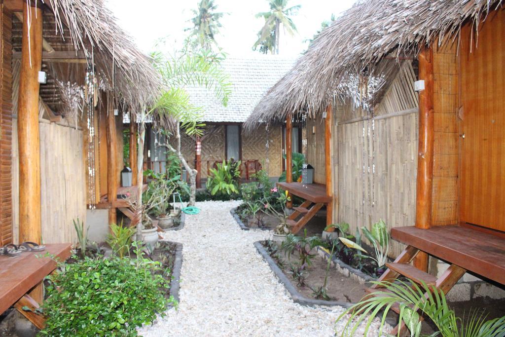 Full Moon Hostel Nusa Penida Exteriör bild