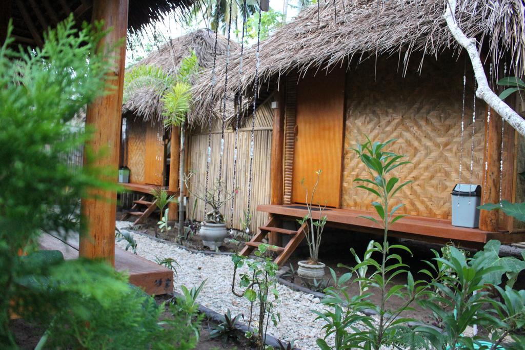Full Moon Hostel Nusa Penida Exteriör bild