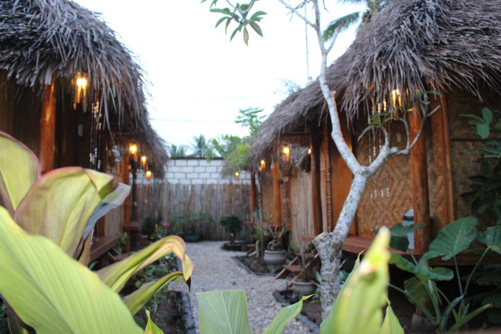 Full Moon Hostel Nusa Penida Exteriör bild
