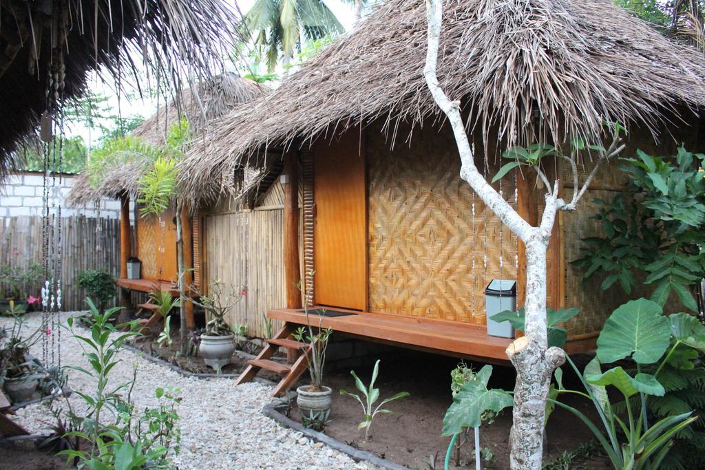 Full Moon Hostel Nusa Penida Exteriör bild